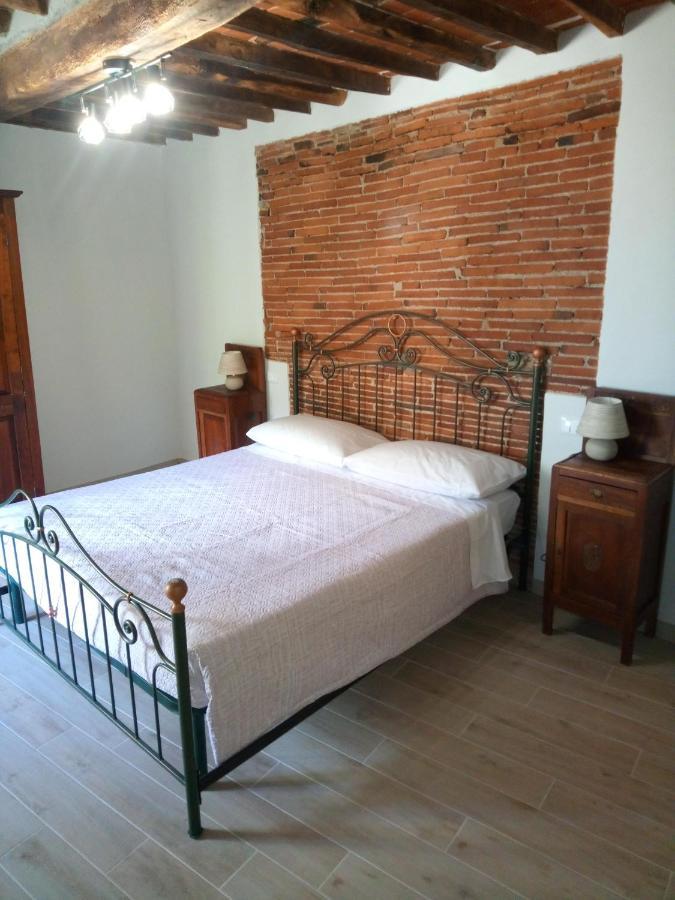 Casa Vacanze La Tosca Castelvecchio  ภายนอก รูปภาพ