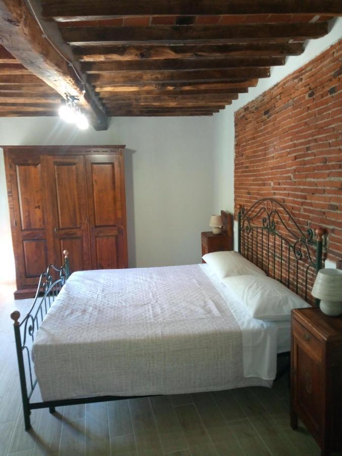 Casa Vacanze La Tosca Castelvecchio  ภายนอก รูปภาพ