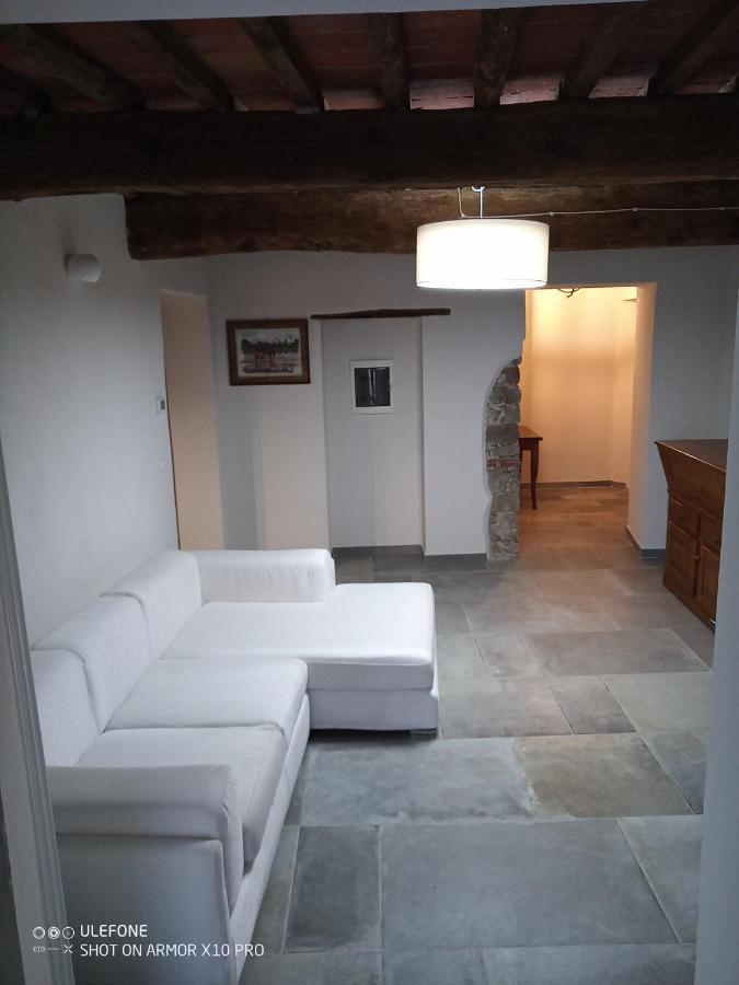 Casa Vacanze La Tosca Castelvecchio  ภายนอก รูปภาพ